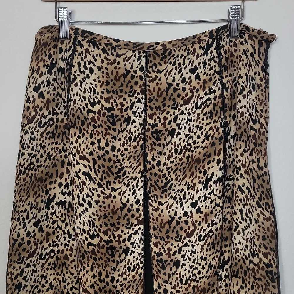 Sunny Leigh Leopard Print 100% Silk Skirt Size 12 Midi Knee Y2K Whimsigoth 90s
